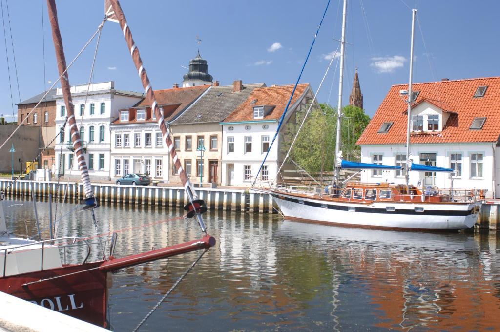 Hafenhotel Pommernyacht 3* Ueckermünde